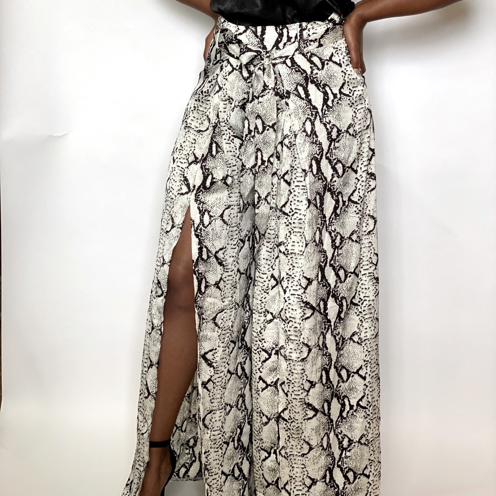 NWT Corinne Ray Snakeskin Pants